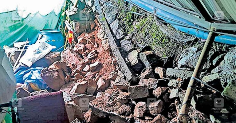 wall-collapse-shakkir.jpg