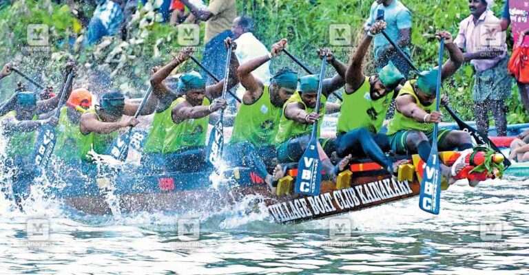 1759032628_thazhathangadi-boat-race.jpg