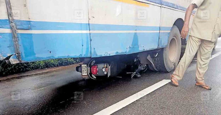 1759144466_ernakulam-road-accident-irumpanam.jpg