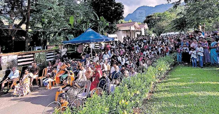 Pothundi-Dam-crowd.jpg