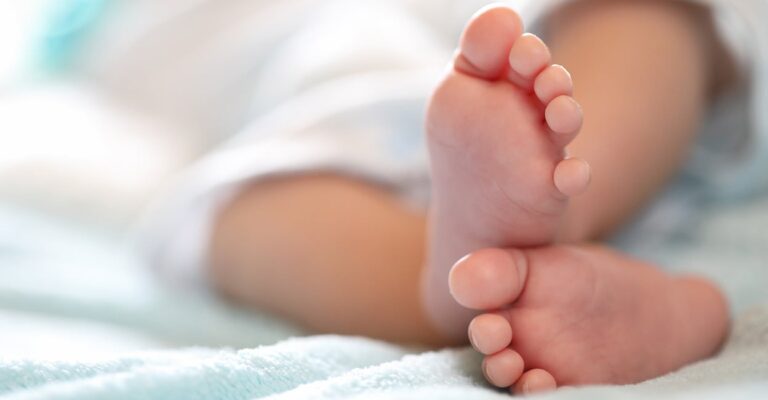 a-close-up-of-tiny-baby-feet-new-born-bernie-photo-istock-photo-com.jpg