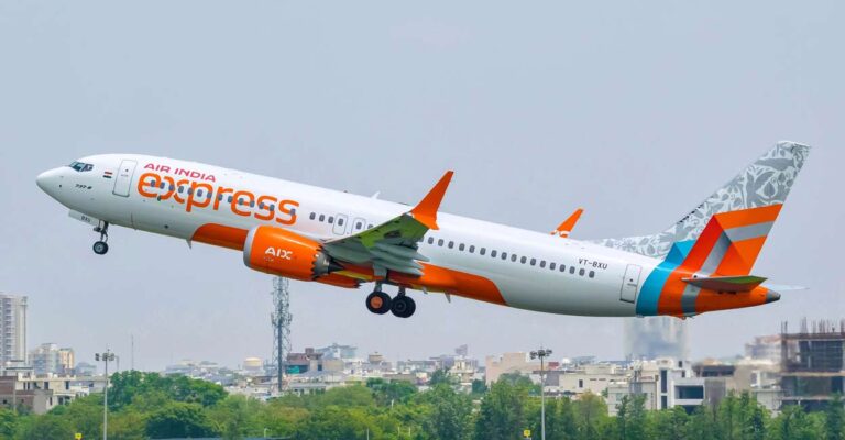 air-india-express-flight-tickets-on-freedom-sale-offer.jpg