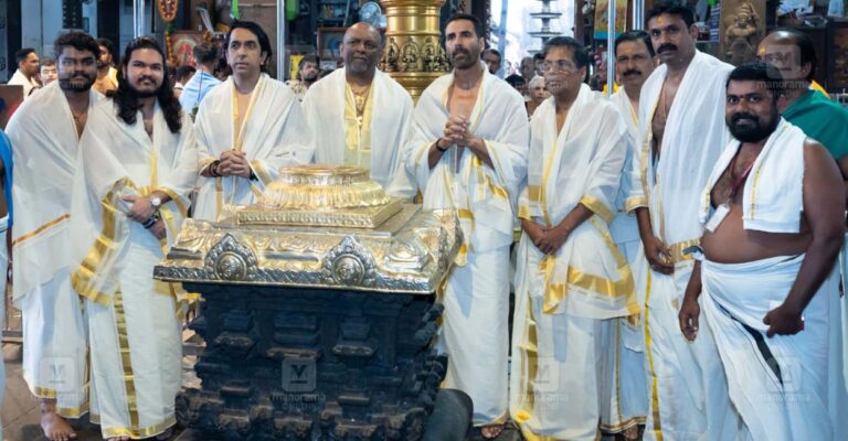 akshay-kumar-guruvayur-temple-visit.jpg