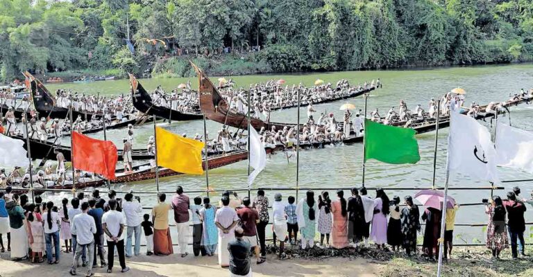 alappuzha-chathayam-boatrace.jpg