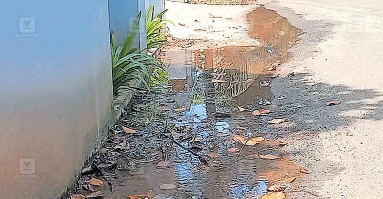 alappuzha-pipe-burst-water-leakage.jpg