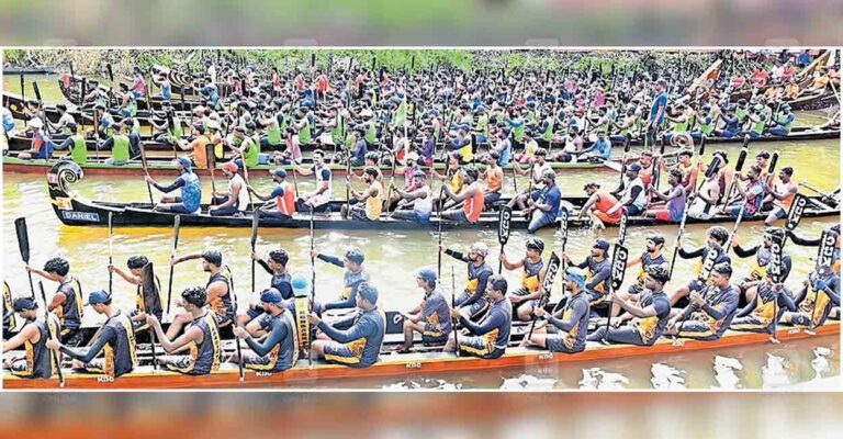 alappuzha-santhosh-trophy-boat-race.jpg