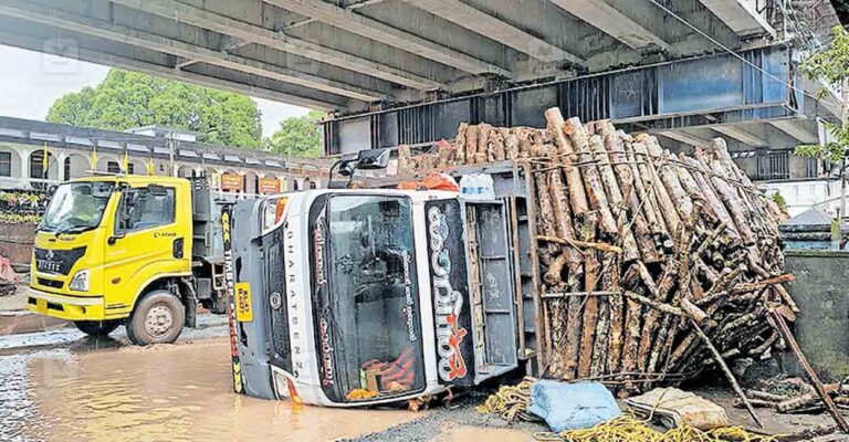 alappuzha-vadakkumbhagam-lprry-accident.jpg