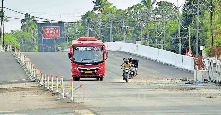 alappuzha-vehicles-pass-over-valiya-kalavoor-underpass.jpg