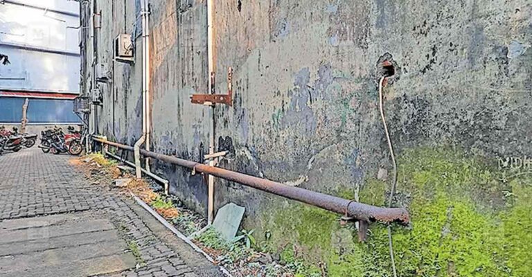 chalakudy-pipe-rust.jpg