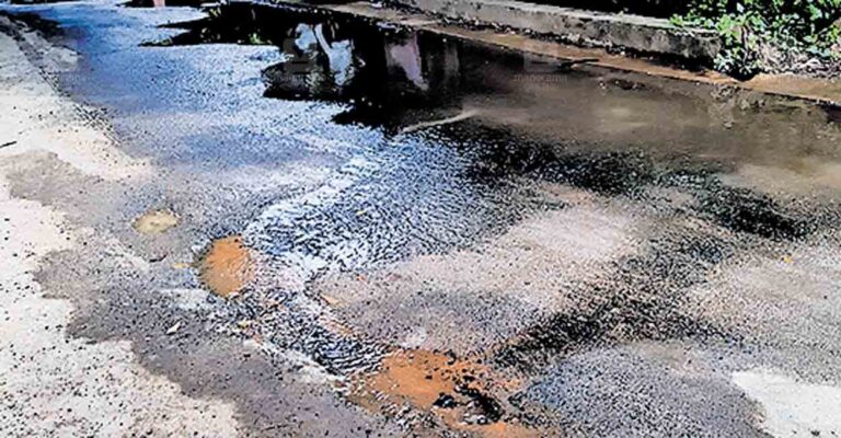 chittilanchery-pipe-broken.jpg