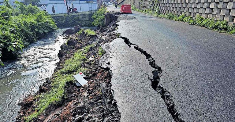 chunnambuthara-road.jpg