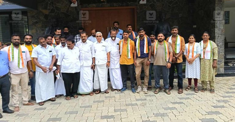 cpm-leaders-defect-congress.jpg