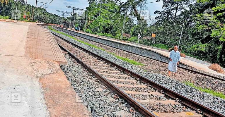 dharmmadam-rlwy-stn.jpg