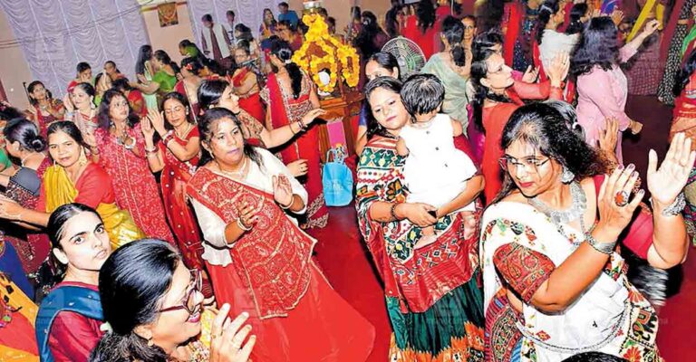 ernakulam-navarathri-celebration-mattancherry.jpg