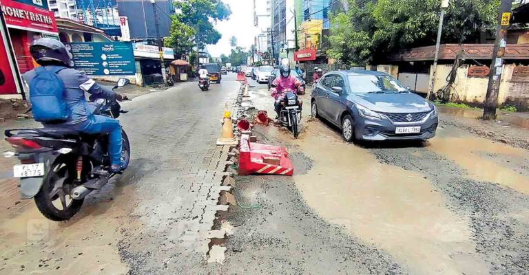 ernakulam-tiles-broken-maradu-nucleus-mall-kochi-dhanushkodi-national-highway.jpg