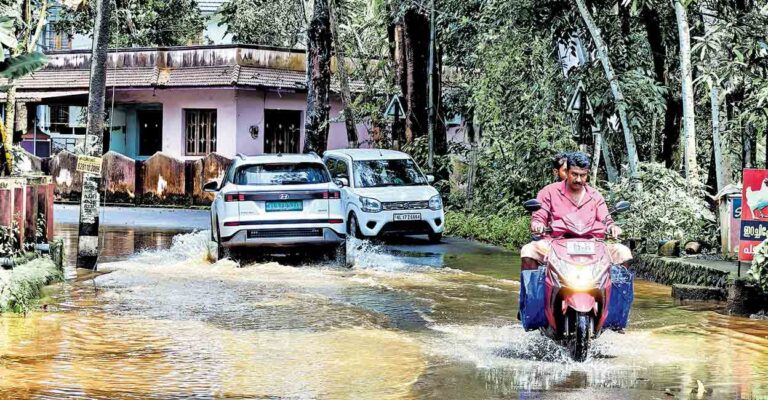 ernakulam-waterlogging-koothattukulam-edayar-road.jpg