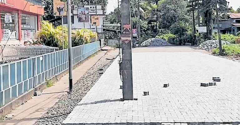 irinjalakuda-electric-post.jpg