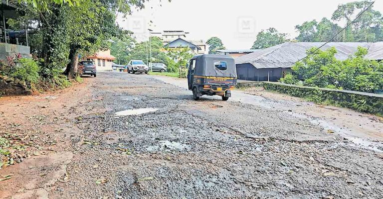 kanjirappally-road-damage.jpg