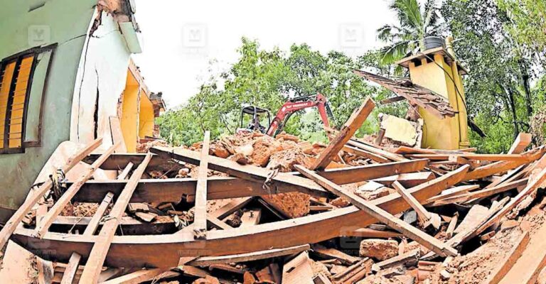 kannur-explotion-house.jpg