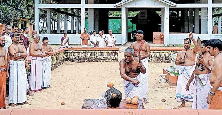 kasargod-oriyarakkavu-vishnumurthy-temple-mavilakkadappuram.jpg