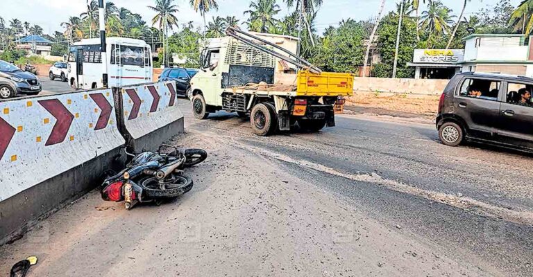 kollam-accident-bike.jpg