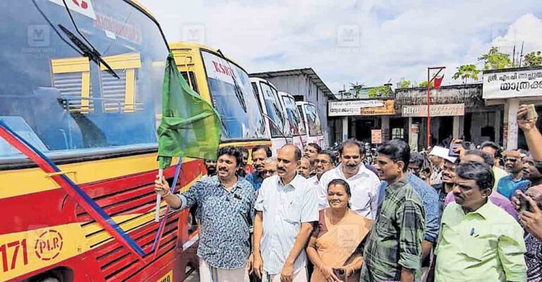kollam-kb-ganesh-kumar-ksrtc-punalur-depot.jpg