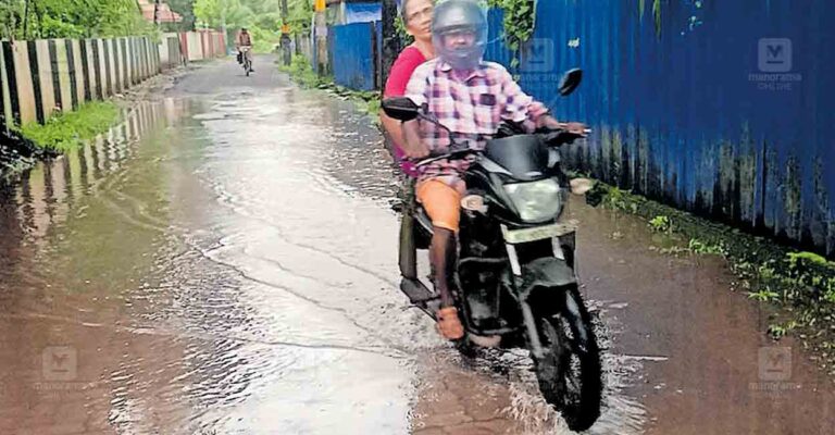 kovilakath-kadavu-kaniyamthod-road.jpg