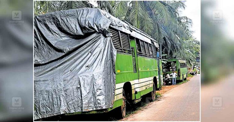 kozhikode-abandoned-bus-olavanna-.jpg