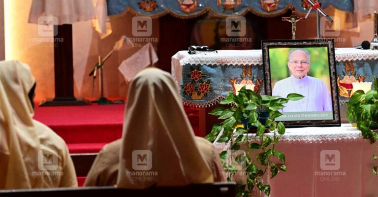 kozhikode-bishop-prayer.jpg