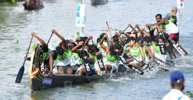 kumarakom-boat-race-2.jpg