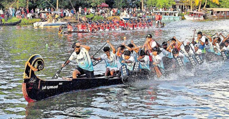 kumarakom-boat-race.jpg
