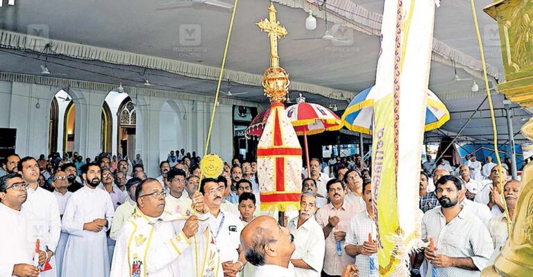 kuravilangad-church-feast.jpg