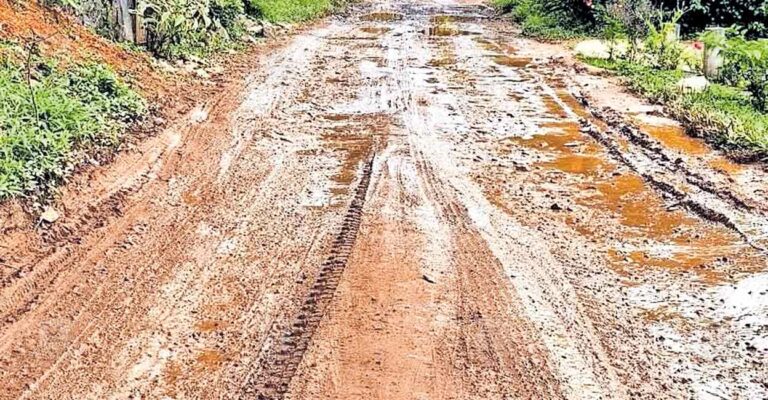 madhamaruthy-road-damage.jpg