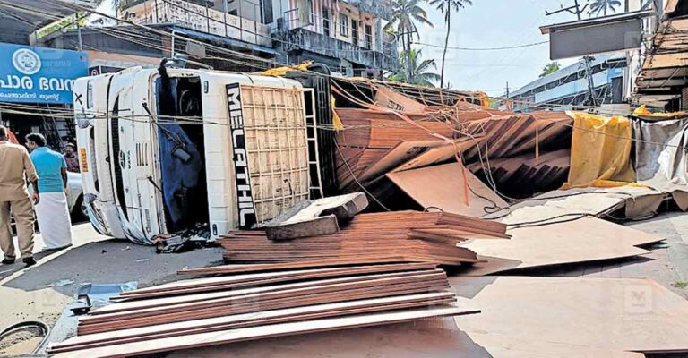 national-highway-66-lorry-accident.jpg