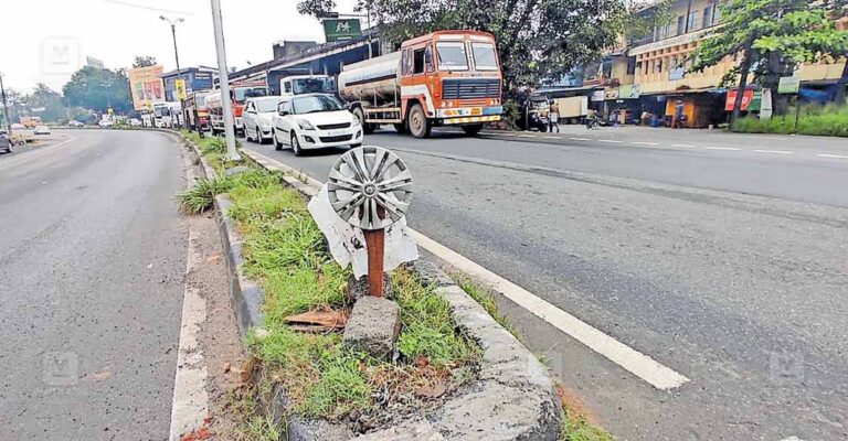 nedumbassery-accident-area.jpg