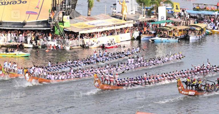 nehru-trophy-boat-race-22.jpg