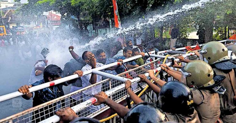 palakkad-kollankodu-police-march.jpg