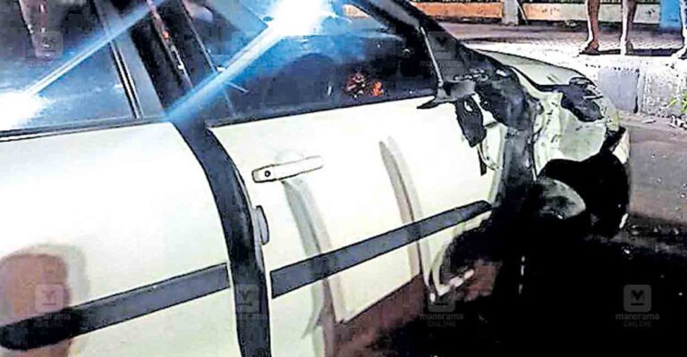 pathanamthitta-ranni-bridge-accident-car.jpg