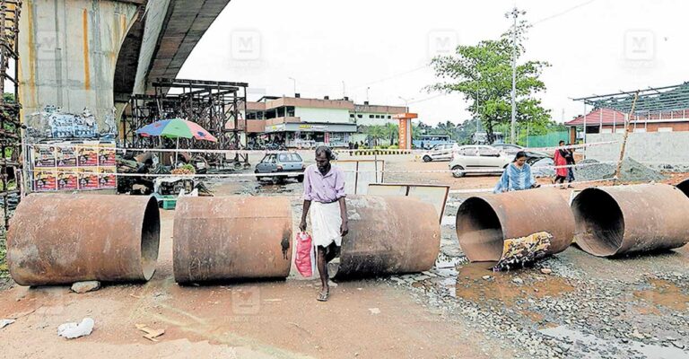 pathanamthitta-road-block.jpg