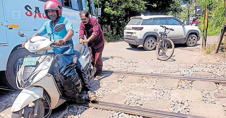 pathirappally-level-crossing-accidents.jpg
