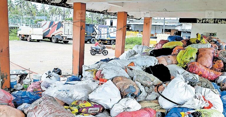 puthianagadi-bus-stand-waste.jpg