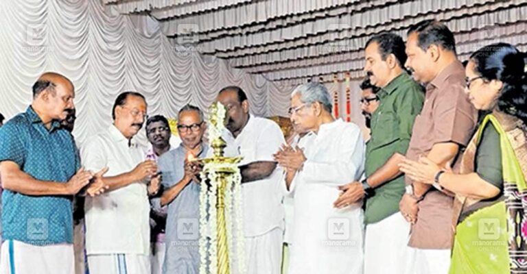 thrissur-guruvayur-navarathri-dance.jpg