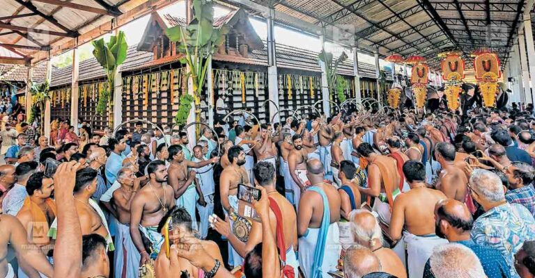 thrissur-thiruvilamala-temple-rituals.jpg