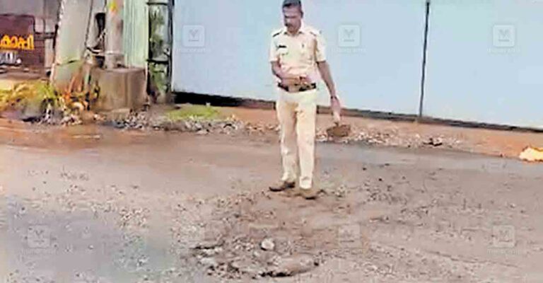 thrissur-trafic-warden.jpg