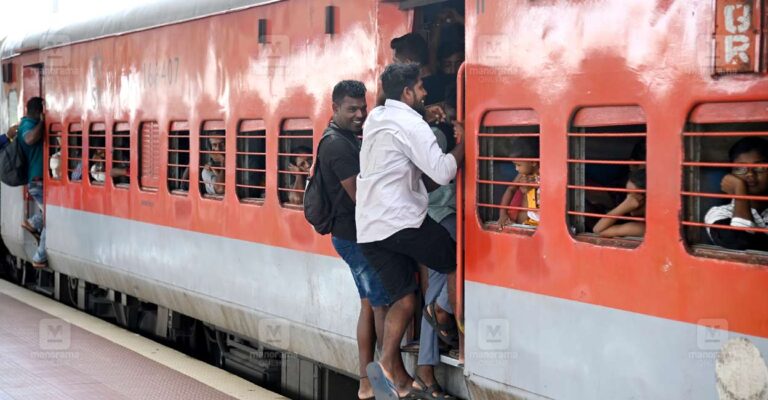 train-overcrowded-local-news.jpg