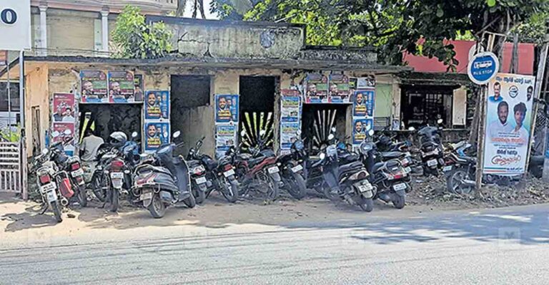 trivandrum-two-wheeler-parking-issue.jpg