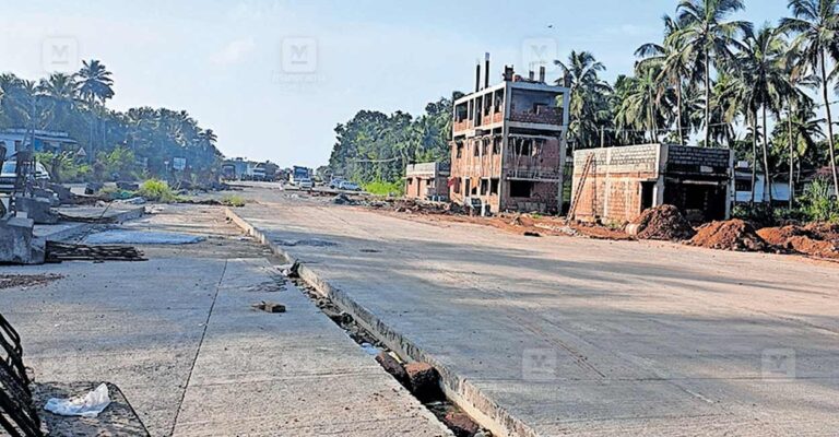 vadakara-toll-plaza.jpg