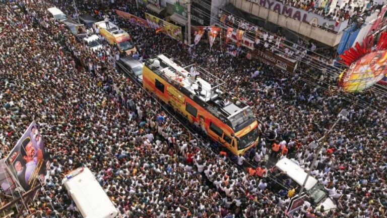 w-1280h-720format-jpgimgid-01k661ksatp60wr8rx49e194m0imgname-karur-stampede-vijay-tvk-rally-1758.jpeg