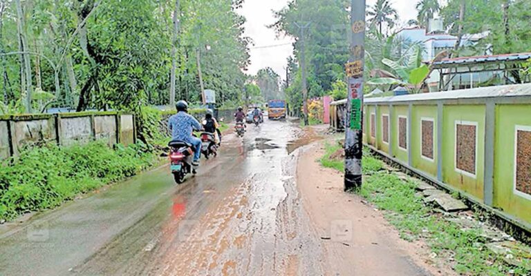 waterlogging-chettikulangara-road.jpg