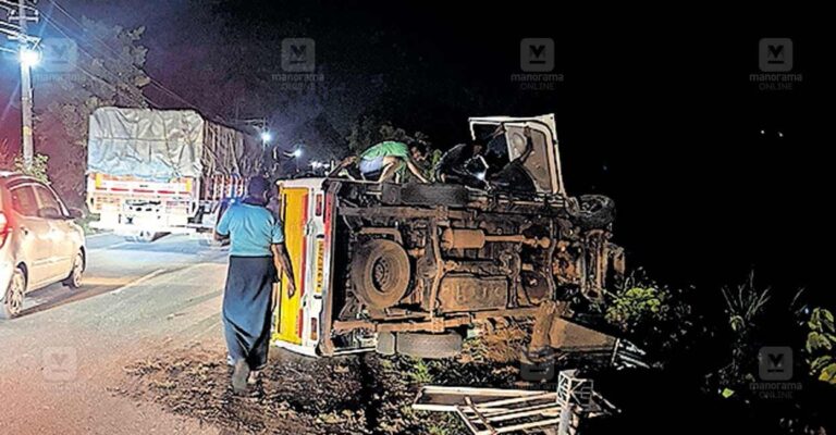 1759480712_accident.jpg